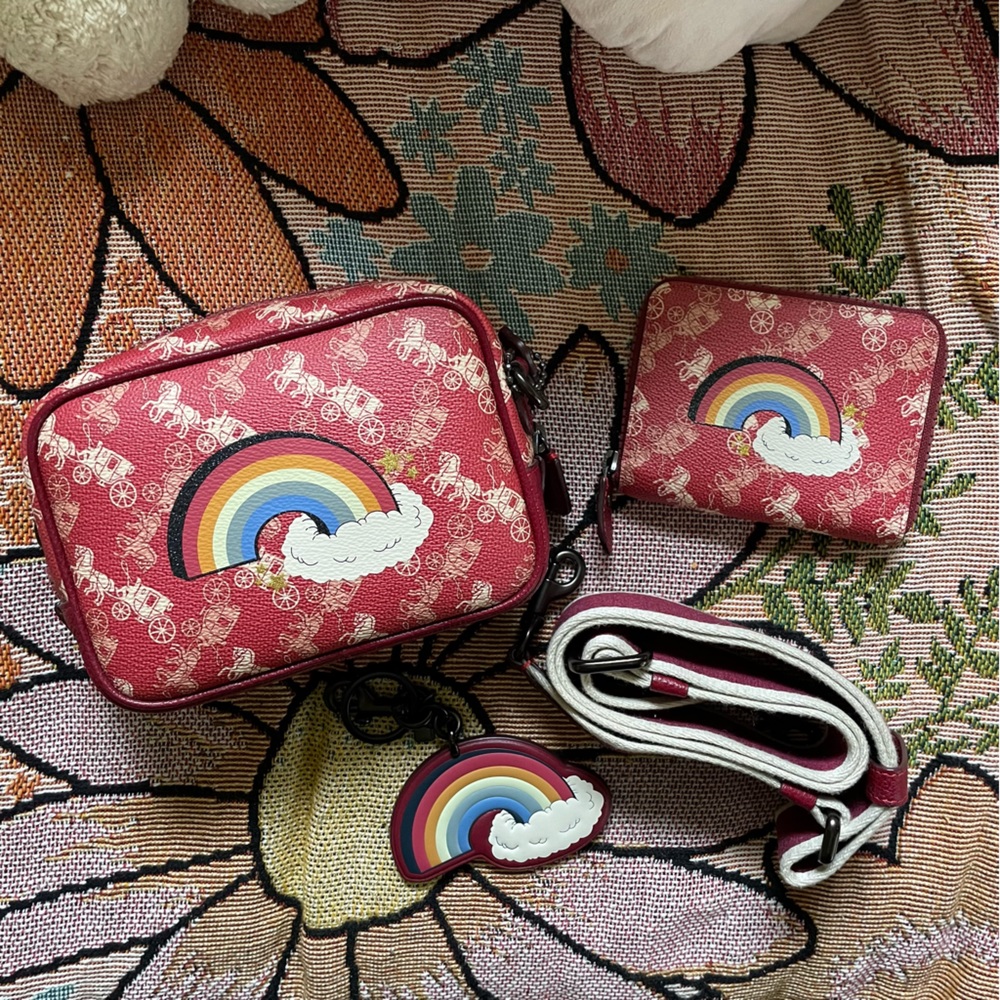 Coach Camera 16 With Wallet And Keychain Euc - image 1